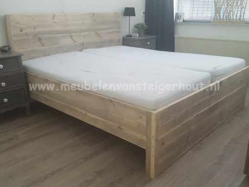 Steigerhout bed