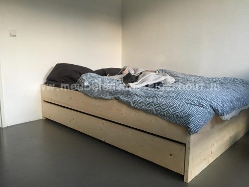 Steigerhout kinderbed met laden matras 200x120 cm
