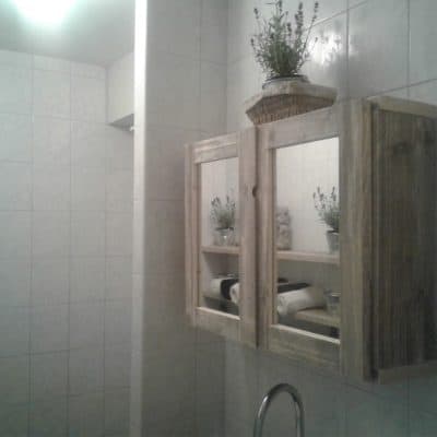 Medicijnkast steigerhout met spiegeldeuren