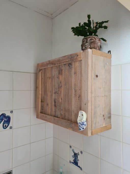 Kastje steigerhout voor op het toilet of in de badkamer