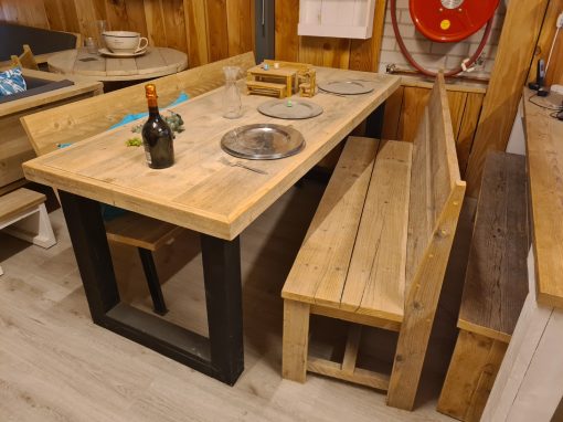 Showroom leegverkoop steigerhout goedkope houten tafel